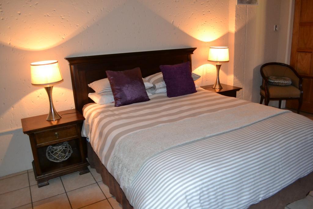 Safari Gardens Guesthouse Rustenburg Exterior foto